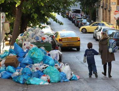 Σε πολιτική σύγκρουση εξελίσσεται η υπόθεση των σκουπιδιών: Η ΝΔ πίσω από την νέα κινητοποίηση της ΠΟΕ - ΟΤΑ